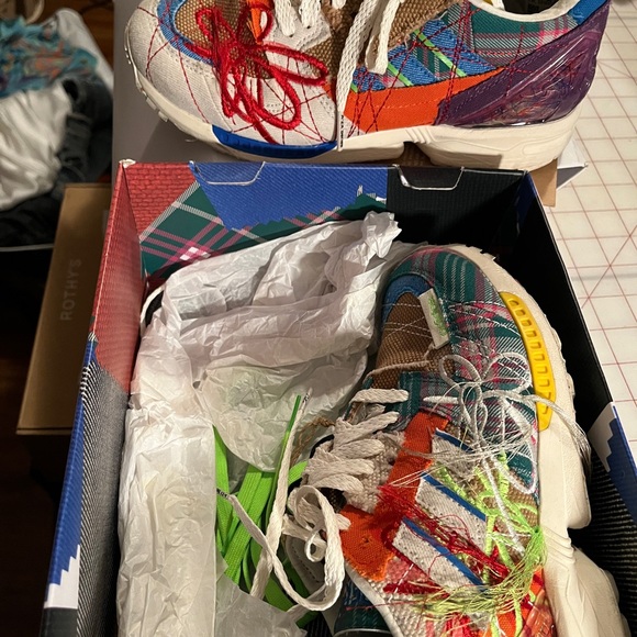 Adidas ladies size 6 - Picture 3 of 12